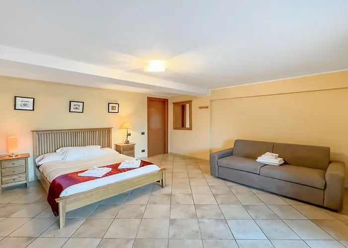 Clubhouse Μενάτζιο